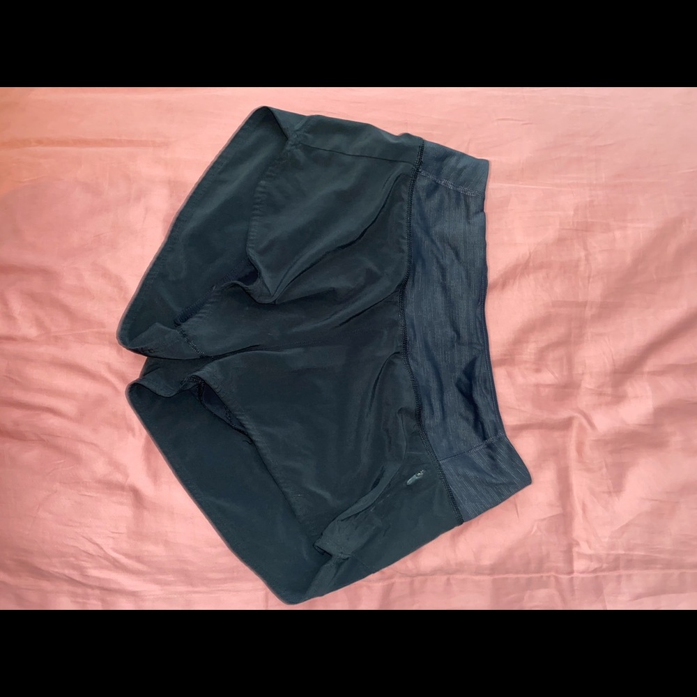 Black outdoor voices shorts!!